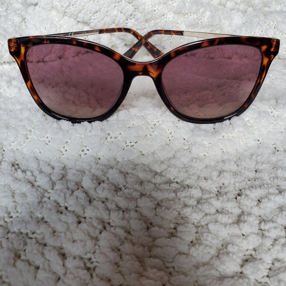 GUESS Cat Eye Sunglasses